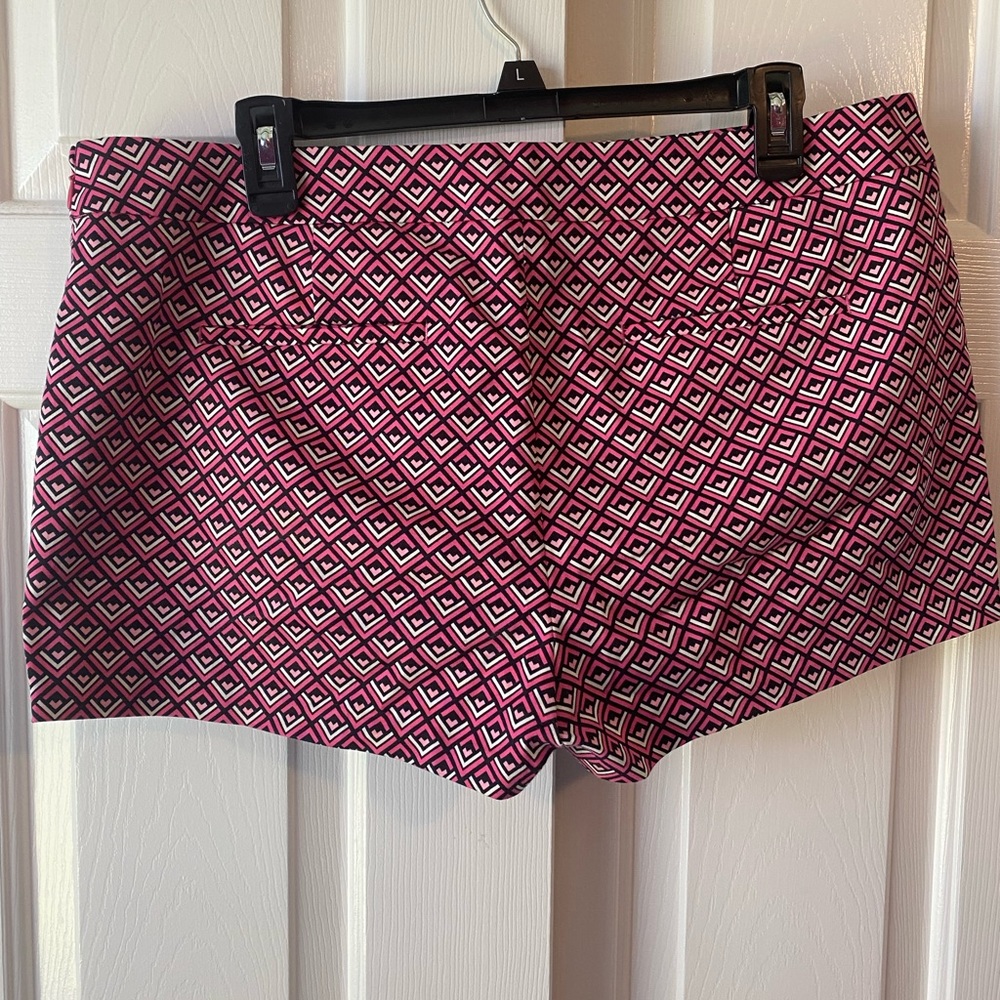 Express Patterned Shorts - Picture 5 of 5